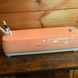 Cricut explore air 2 rose gold and tools